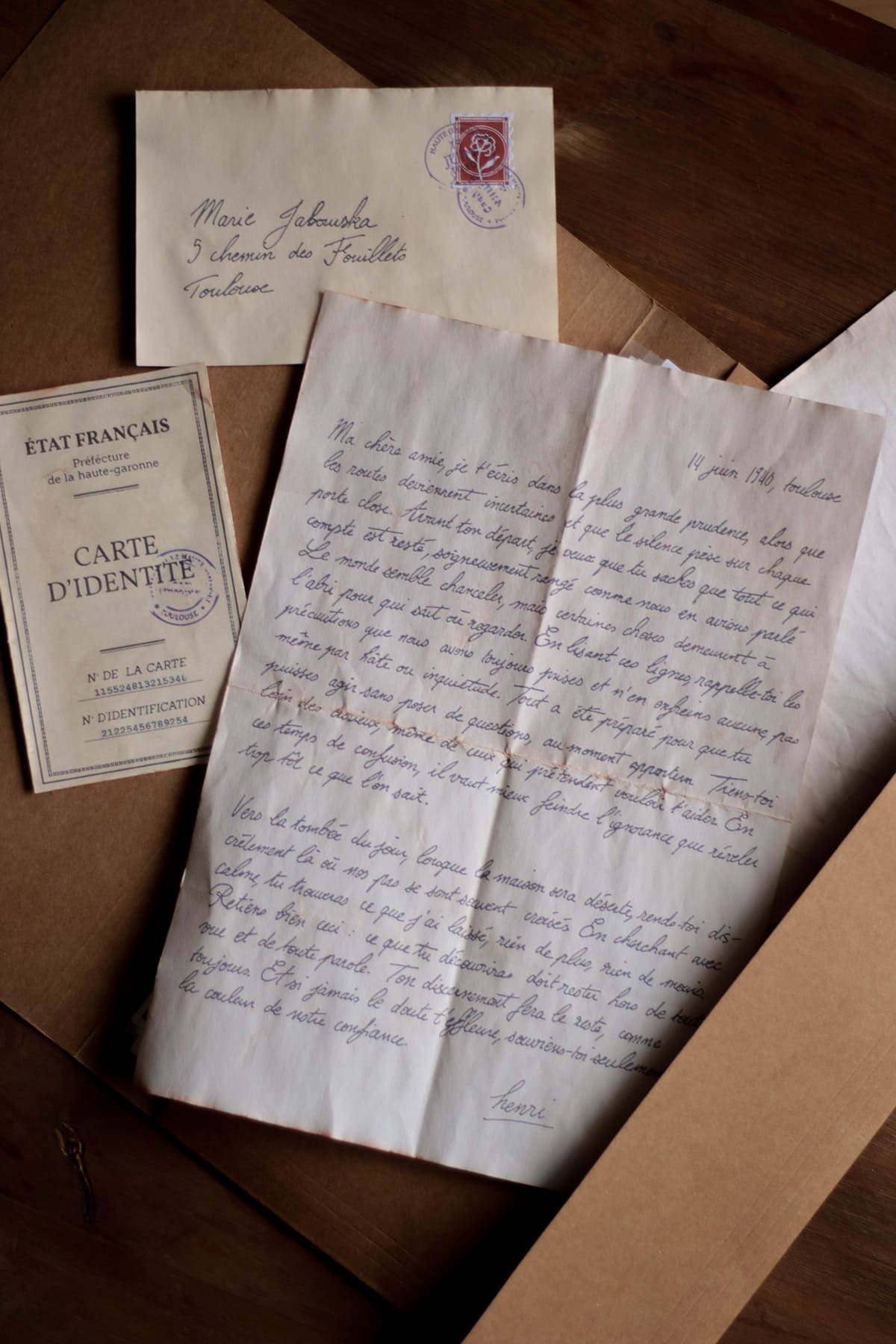 Jeu d'enquête à la maison